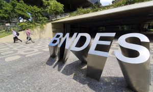 BNDES vai suspender pagamento de dívidas de pequenas empresas por até 6 meses. Veja quem poderá se beneficiar; O Globo