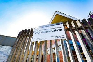 Porto Alegre: Decreto requisita profissionais de escolas privadas para rede municipal
