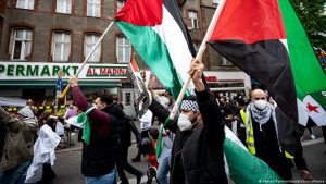Manifestantes anti-Israel protestam em cidades alemãs; Deutsche Welle