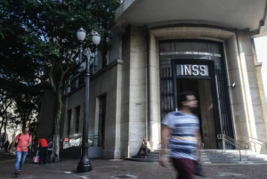 INSS volta a bloquear pagamentos de benefícios a quem não fizer prova de vida; veja novo calendário; O Estado de