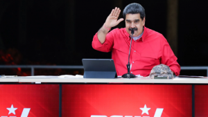 Maduro condiciona diálogo com a oposição à suspensão de todas as sanções contra a Venezuela; El País