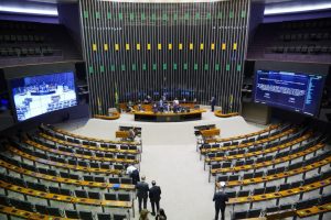 Câmara conclui discussão de projeto sobre pedágios; votação será na manhã desta quinta