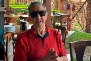 Januário de Oliveira, lendário narrador esportivo, morre aos 81 anos. Locutor gaúcho criou vários bordões no futebol como “Tá aí o que você queria”, “Tá lá um corpo estendido no chão” e “Cruel, muito cruel”