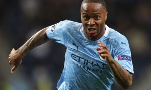 Sterling e Walker, do City, sofrem ofensas racistas nas redes sociais