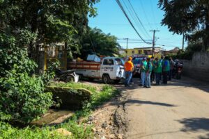 Porto Alegre: Demhab faz mudança de famílias na Rua da Represa após laudo da Defesa Civil