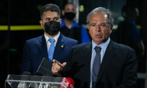 Guedes: auxílio será prorrogado por mais 2 meses e pode ser estendido. Custo do programa é R$ 9 bilhões por mês, diz ministro da Economia  