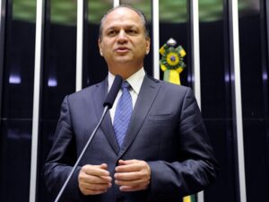 Psol anuncia representação no Conselho de Ética contra deputado Ricardo Barros. Líder do governo rebate acusações e afirma que quer depor o quanto antes na CPI do Senado