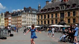 França: máscaras não serão mais obrigatórias ao ar livre e fim do toque de recolher é antecipado; RFI