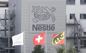 Nestlé reconhece em documento interno que mais de 60% de seus produtos não são saudáveis; El País