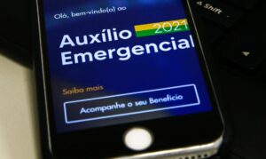 Caixa deve antecipar também a 4ª parcela do Auxílio Emergencial. Segundo Pedro Guimarães, medida reduz filas e previne aglomerações