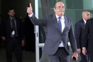 Gilmar Mendes diz que Brasil 'naturalizou impeachment' e que é preciso 'zelar para que o remédio não mate o doente'; Mariana Muniz/O Globo