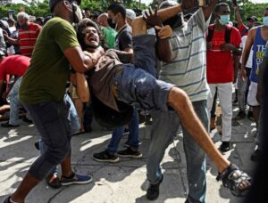 Cuba vive maiores protestos contra o Governo desde os anos noventa; El País