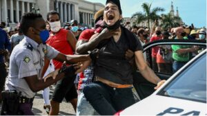 “Há um estado de terror insuportável em Cuba”: os relatos dos protestos em Havana