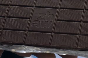 Chocolate de laboratório passa no teste de sabor; SwissInfo
