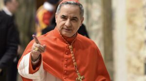 Vaticano ordena que cardeal demitido por Francisco seja julgado por fraude; RFI