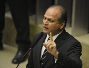 Após recuo de Bolsonaro, Senado aprova ex-chefe de gabinete de Barros para presidir ANS; Folha de São Paulo