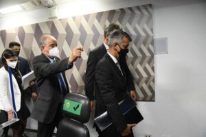 Roberto Dias, ex-diretor de Logística do Ministério da Saúde, recebe voz de prisão na CPI da Pandemia