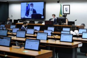 Comissão externa aponta problemas em ações do MEC no primeiro semestre