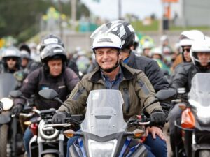 Porto Alegre: EPTC divulga mudanças no trânsito e transporte para motociata de Bolsonaro neste sábado. Agentes vão acompanhar o itinerário, monitorar o trânsito e realizar os bloqueios