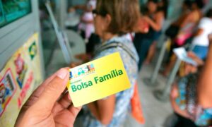 Em ano eleitoral, novo Bolsa Família terá R$ 53 bilhões, 51% mais que programa atual; O Globo