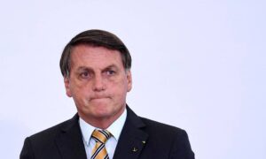 Deputados do PSOL pedem à PGR que investigue denúncia de rachadinha de Bolsonaro; O Globo