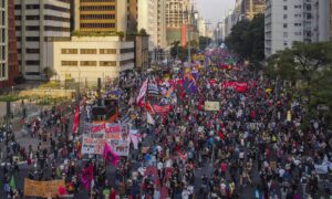 Bolsonaro muda estratégia e liga protestos contra o governo a vandalismo; O Globo