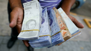 Venezuelanos correm para gastar dinheiro antes do corte de seis zeros na moeda nacional; RFI