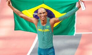 Tóquio 2020: Alison dos Santos é bronze nos 400 m com barreiras. Aos 21 anos, brasileiro faz 46s72 em prova com recorde mundial