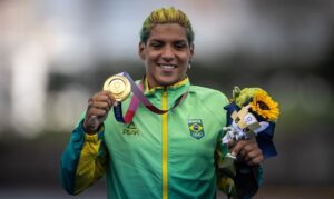 Tóquio 2020: Ana Marcela Cunha é ouro na maratona aquática. Brasileira vence prova dos 10 km da Olimpíada de Tóquio