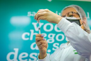 Porto Alegre: Capital mantém vacinação em 54 pontos nesta terça-feira