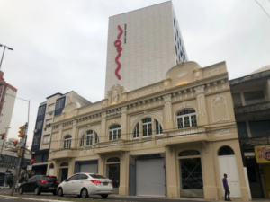 Hotel português no antigo Cine Astor ganha logomarca e espera estreia