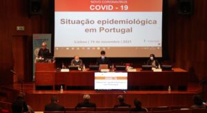 5º onda da Covid: A perspetiva dos especialistas no Infarmed; RTP