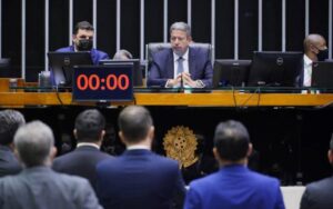 Deputado diz que oferta por voto na PEC dos precatórios foi de R$ 15 milhões; O Estado de São Paulo