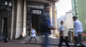 Falta de verba trava perícias do INSS em ações judiciais; O Estado de São Paulo
