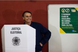 “O Exército poderia pular dentro do TSE”, diz Bolsonaro sobre eleições; Metrópoles