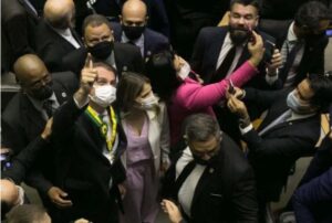 Bolsonaro confirma “casamento” com o PL: “Seremos felizes para sempre”; Metrópoles