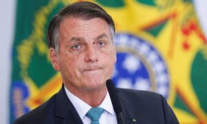 Bolsonaro interrompe trégua com TSE e critica cassação de deputado estadual: 'Violência'; O Globo