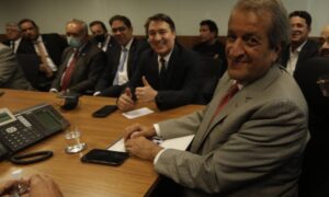 Valdemar Costa Neto promete a Bolsonaro romper acordos com Doria e ACM Neto; O Globo