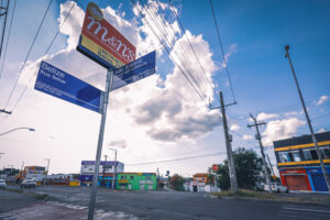 Porto Alegre já tem mais de 30 mil novas placas de rua instaladas