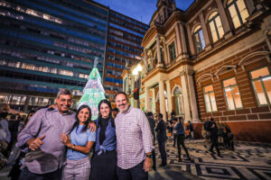 Porto Alegre: Natal dos Encantos tem árvores iluminadas na Capital