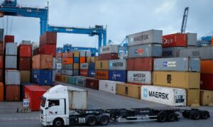 AEB projeta queda das exportações e do superávit da balança em 2022