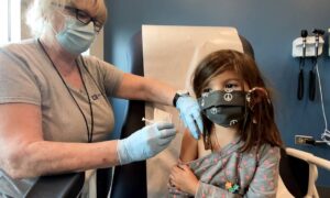 Estados não pedirão receita médica para vacinar crianças contra a Covid-19; O Globo