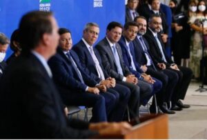 Bolsonaro diz que pode perder três ministros nas eleições de 2022; Metrópoles