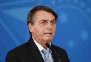 Bolsonaro regulamenta pagamento do vale-gás e do Alimenta Brasil; Metrópoles