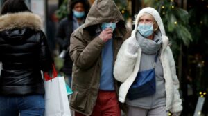 Europa tenta conter tsunami de casos de Covid com novas restrições e cerco a não vacinados; RFI