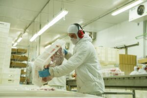 Exportações de carne de frango mantém alta de 9,08% em 2021. Receita de vendas de novembro crescem 26,9% em novembro