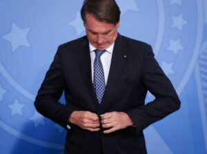 Bolsonaro quer mudar lei para governo federal decidir sobre passaporte vacinal; Poder 360