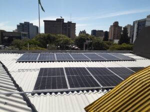 Placas solares fornecem energia limpa para o Natal da Transformação de Canoas