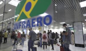 Governo descarta passaporte de vacina e decide exigir isolamento de 5 dias para viajantes não vacinados; O Globo