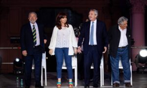 Ex-presidente é recebido na Casa Rosada em clima de 'Lula 2022'; O Globo